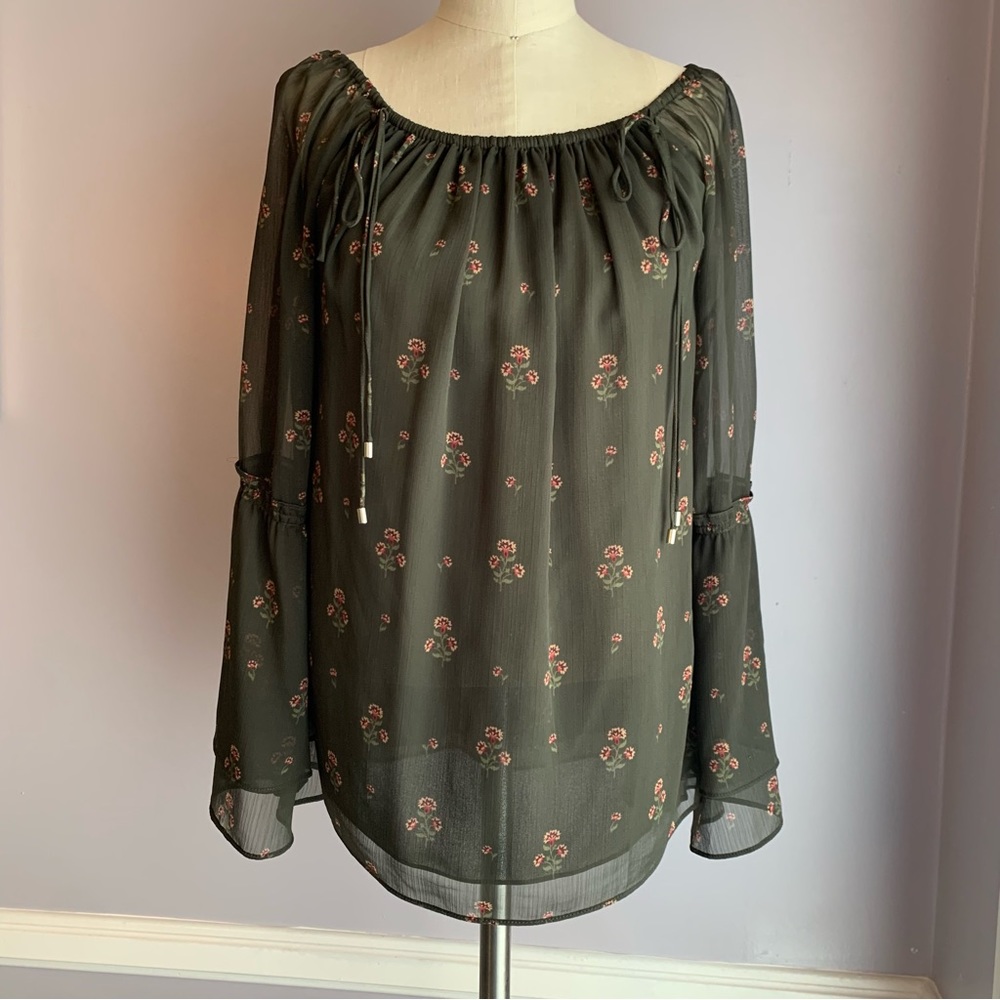 White House Black Market green floral off the shoulder bell sleeve blouse XS